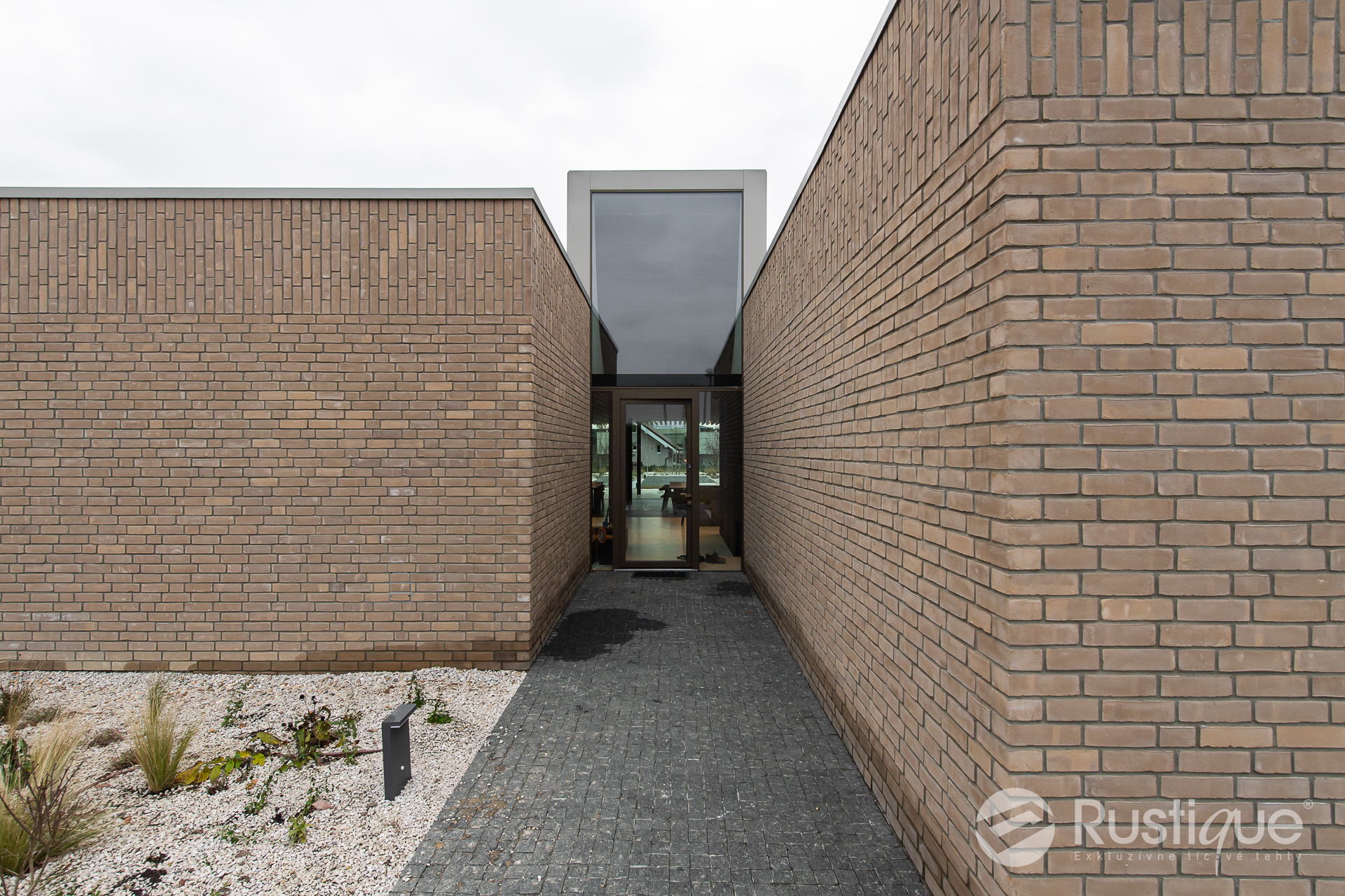 Tehlový obklad Grisea Smook na fasáde rodinného domu od Rustique.sk