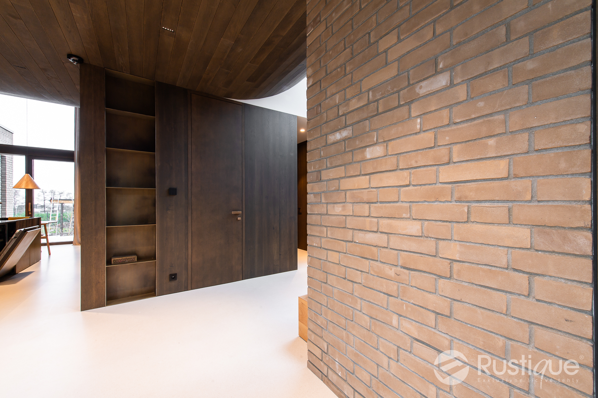 Tehlový obklad Grisea Smook v interiéri rodinného domu od Rustique.sk