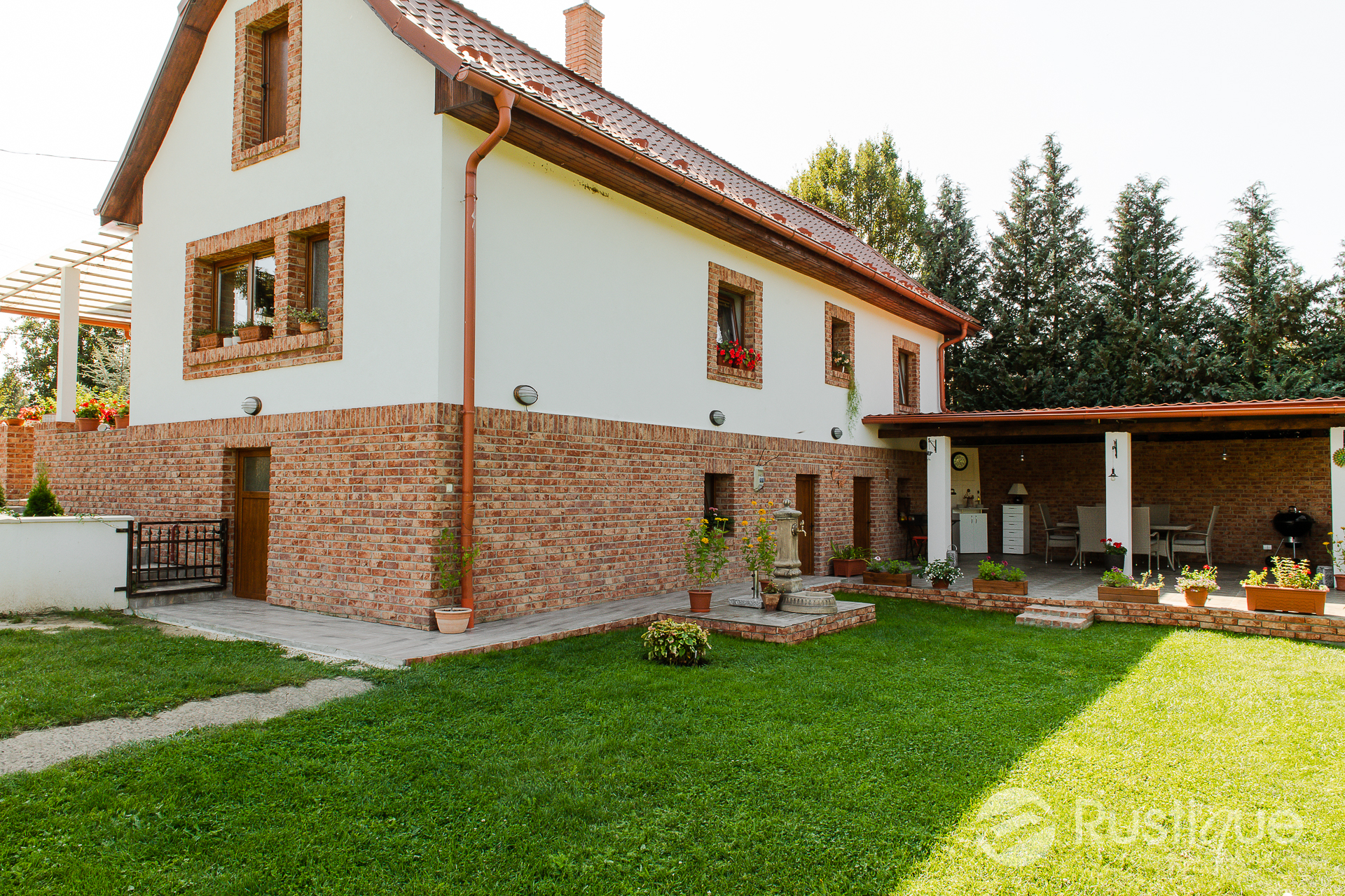 Terra cotta tehlový obklad na fasáde rodinného domu