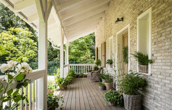 Rodinný dom s prírodným tehlovým obkladom Hubertus snowdust od Rustique