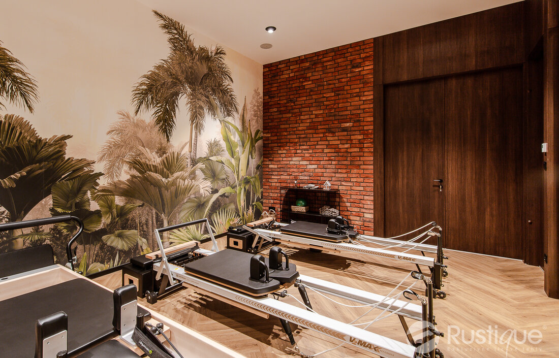 Tehlový obklad Oud Wijn v interiéri fitnesscentra