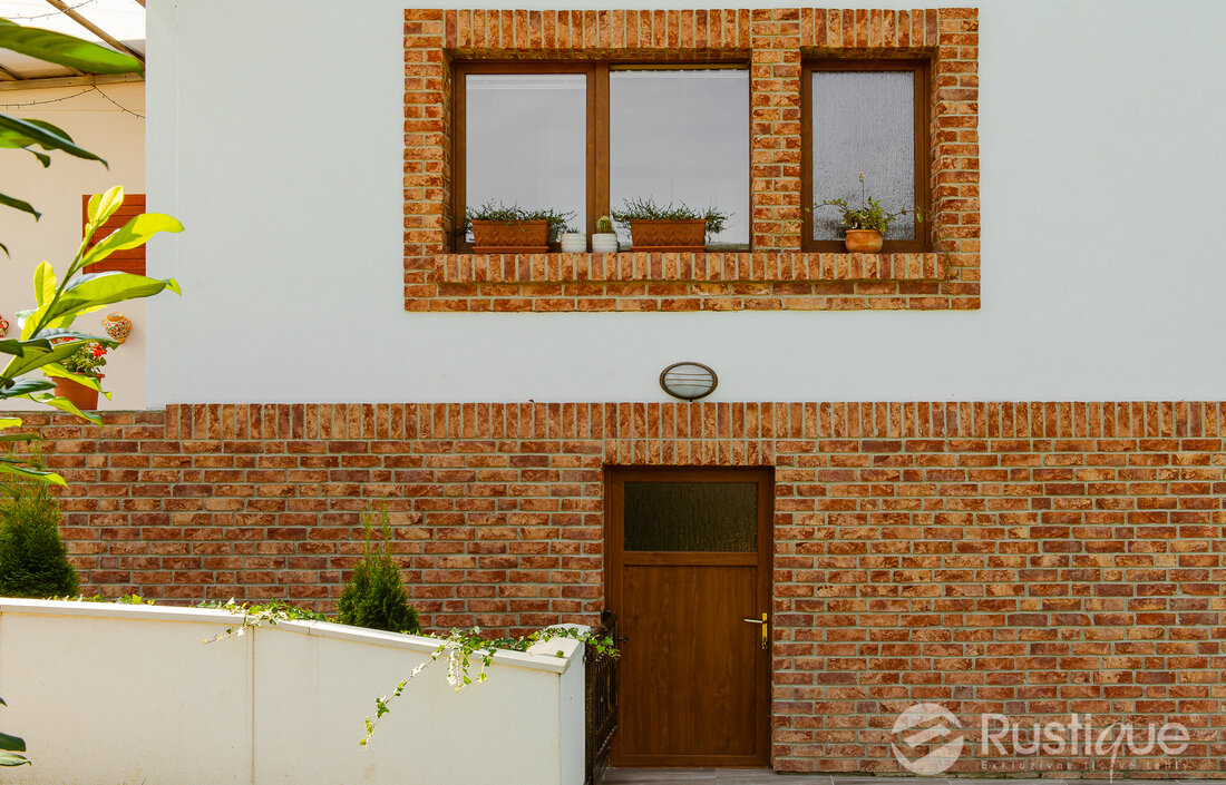 Terra cotta tehlový obklad na fasáde rodinného domu