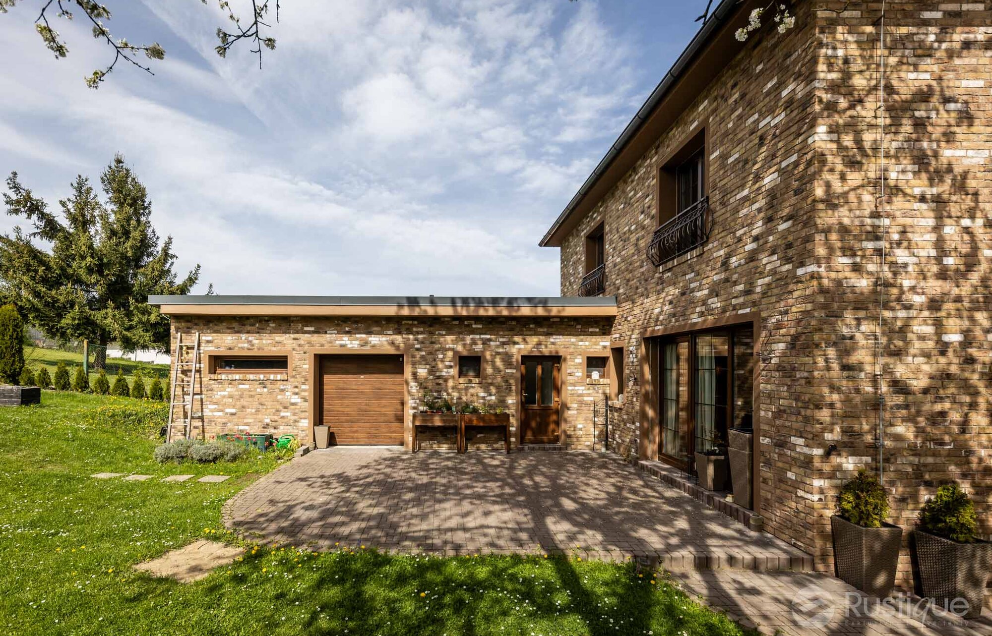 Tehlový obklad Antiekbruin na fasáde rodinného domu