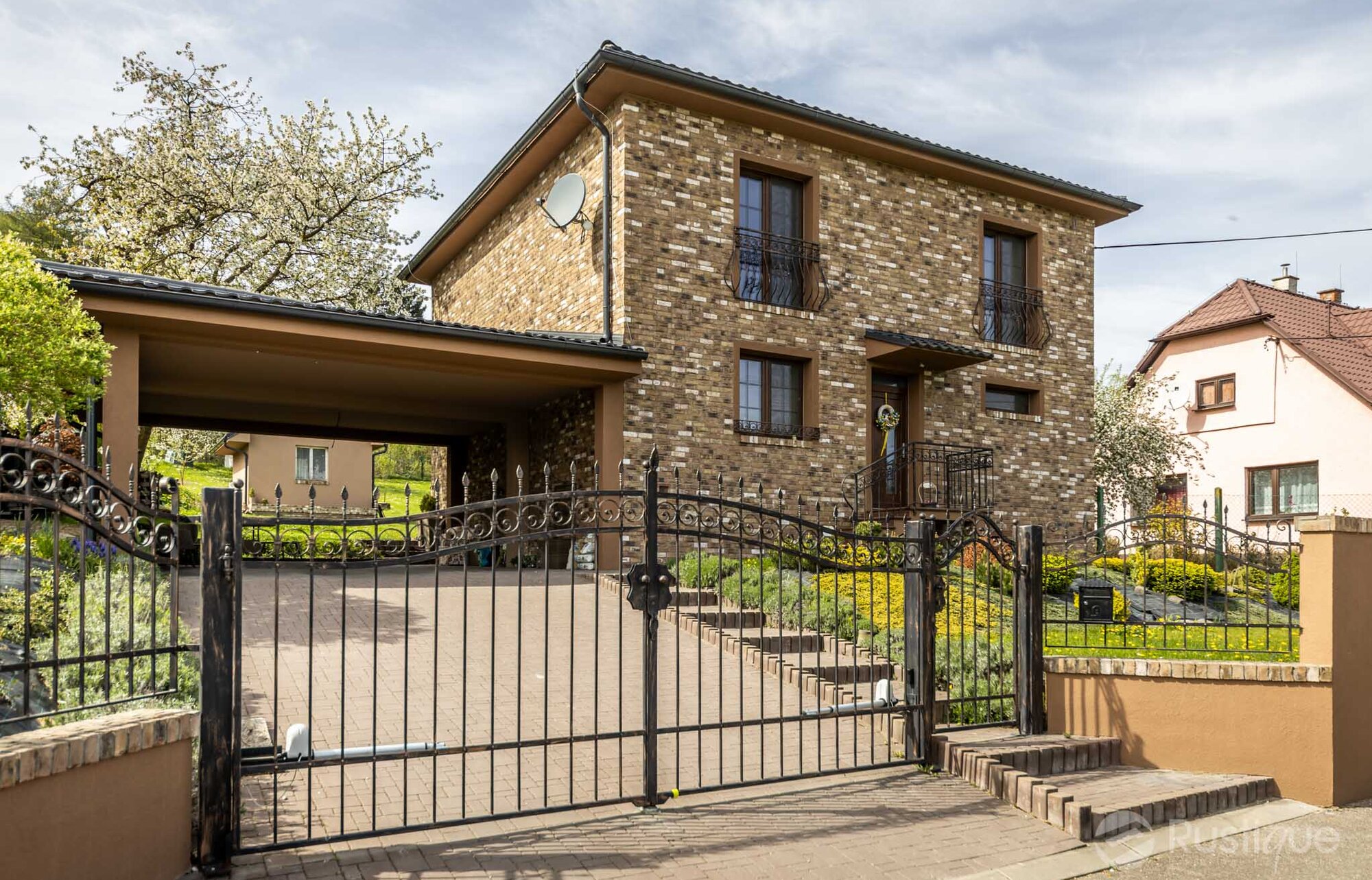 Tehlový obklad Antiekbruin na fasáde rodinného domu