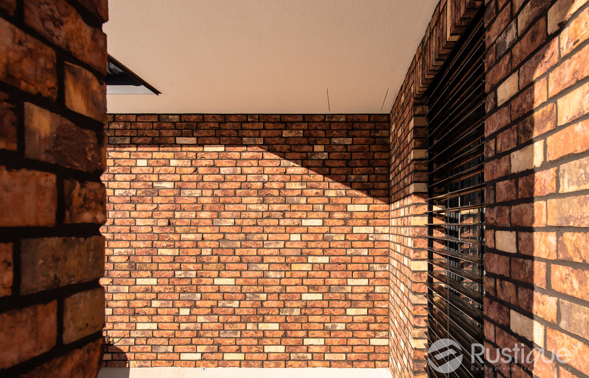 Kombinácia tehlového obkladu Autumn a Eisa na fasáde rodinného domu od Rustique.sk