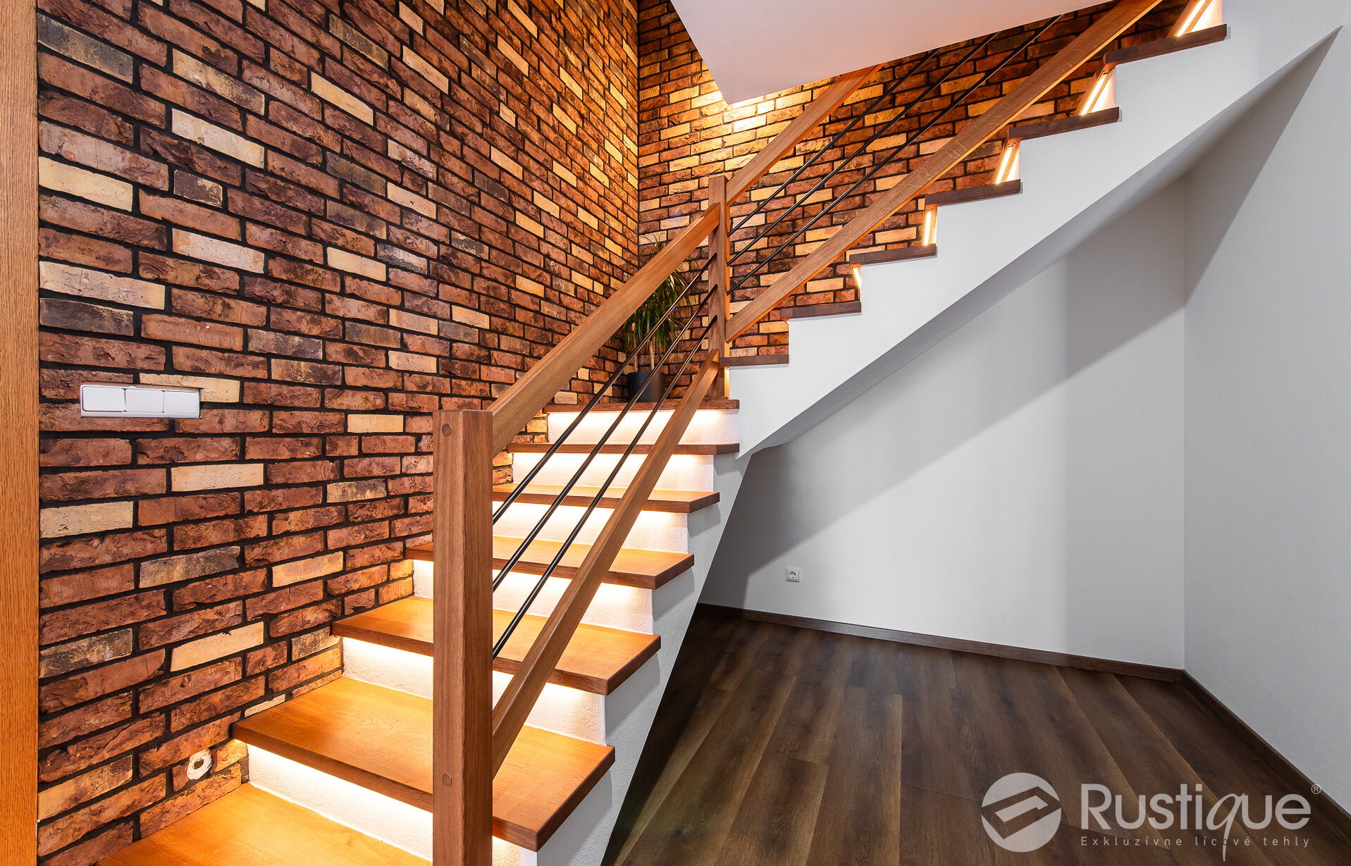 Kombinácia tehlového obkladu Autumn a Eisa v interiéri od Rustique.sk