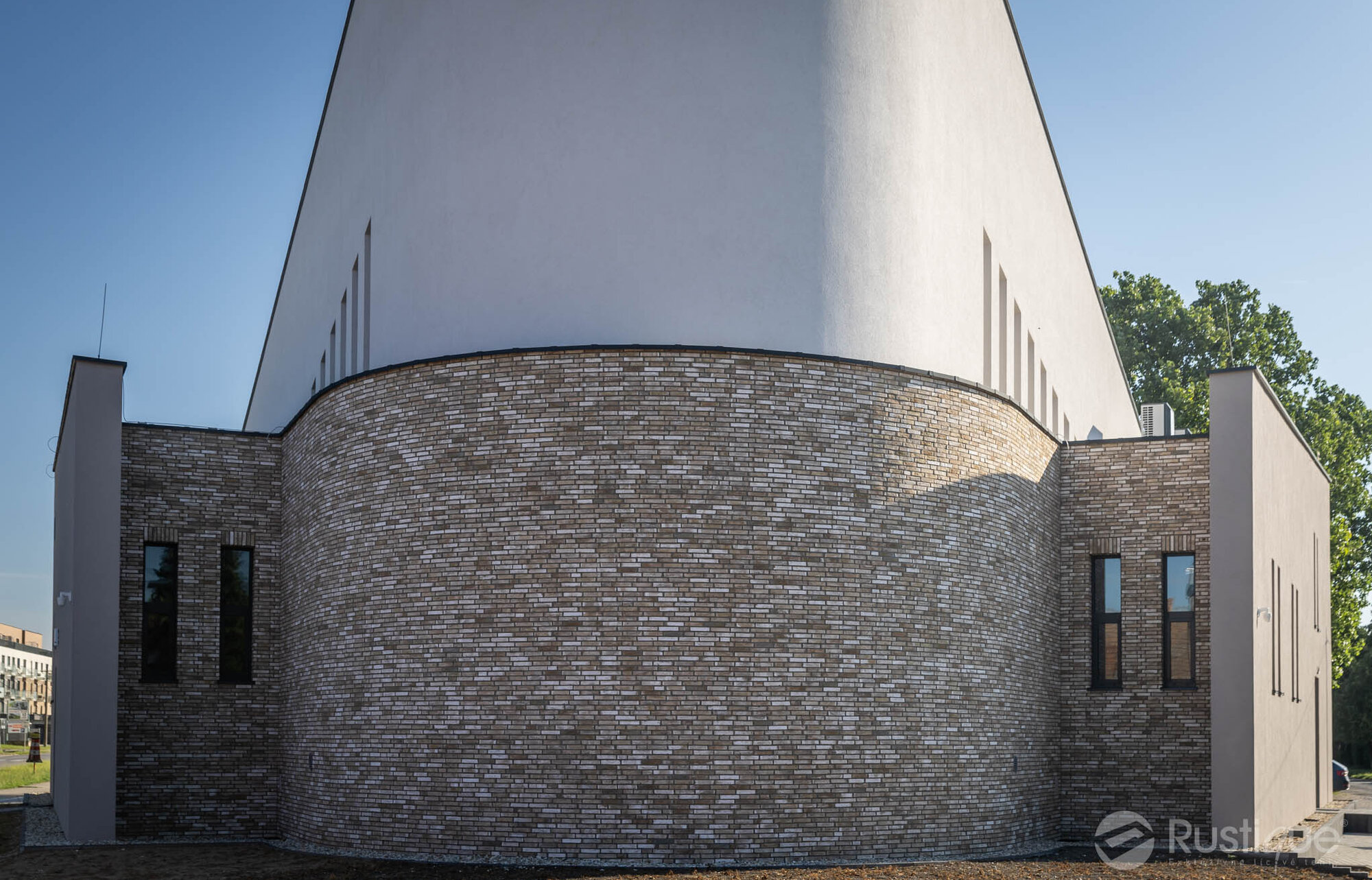 Tehlový obklad Cameleon na fasáde kostola