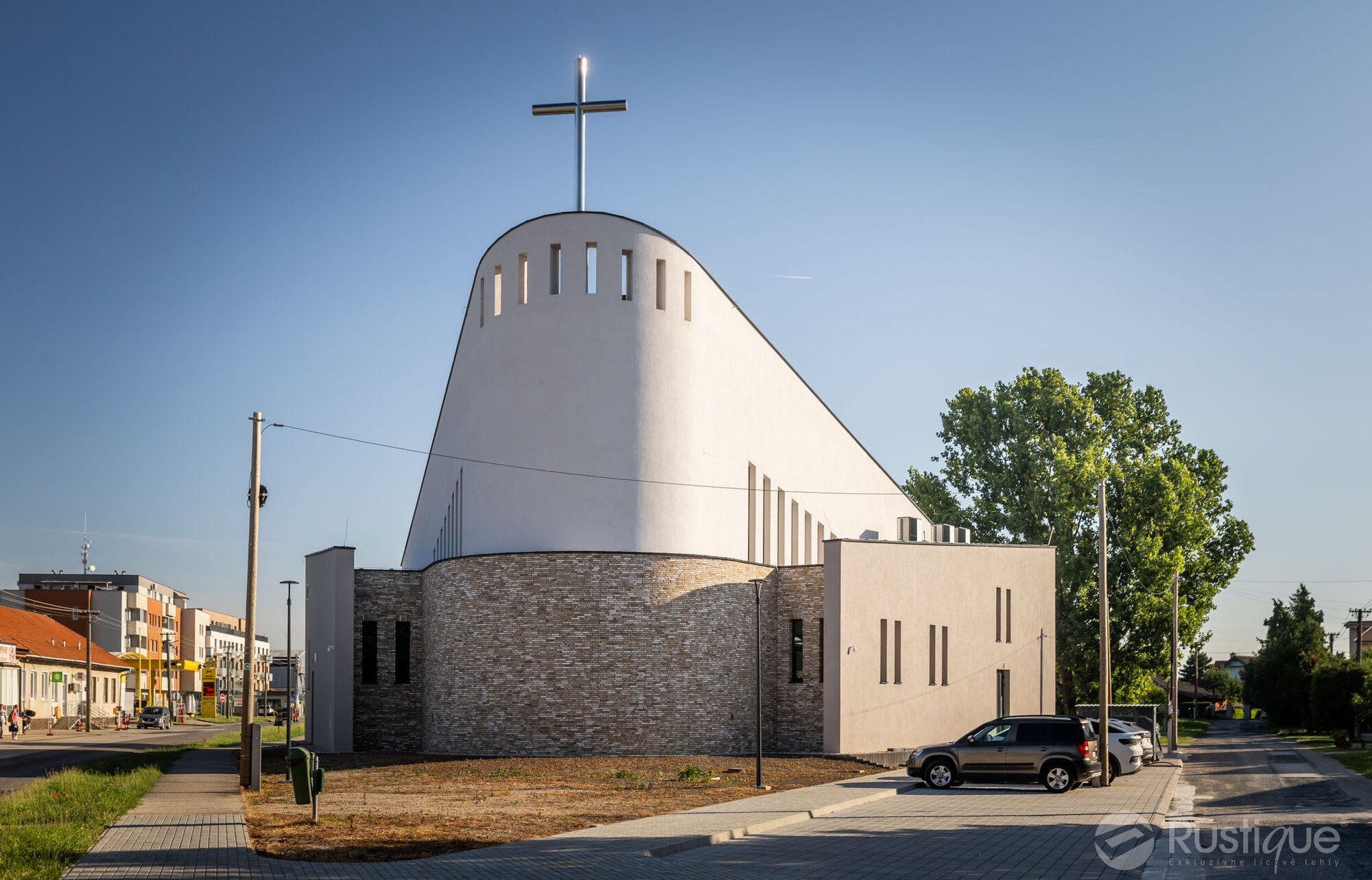 Tehlový obklad Cameleon na fasáde kostola