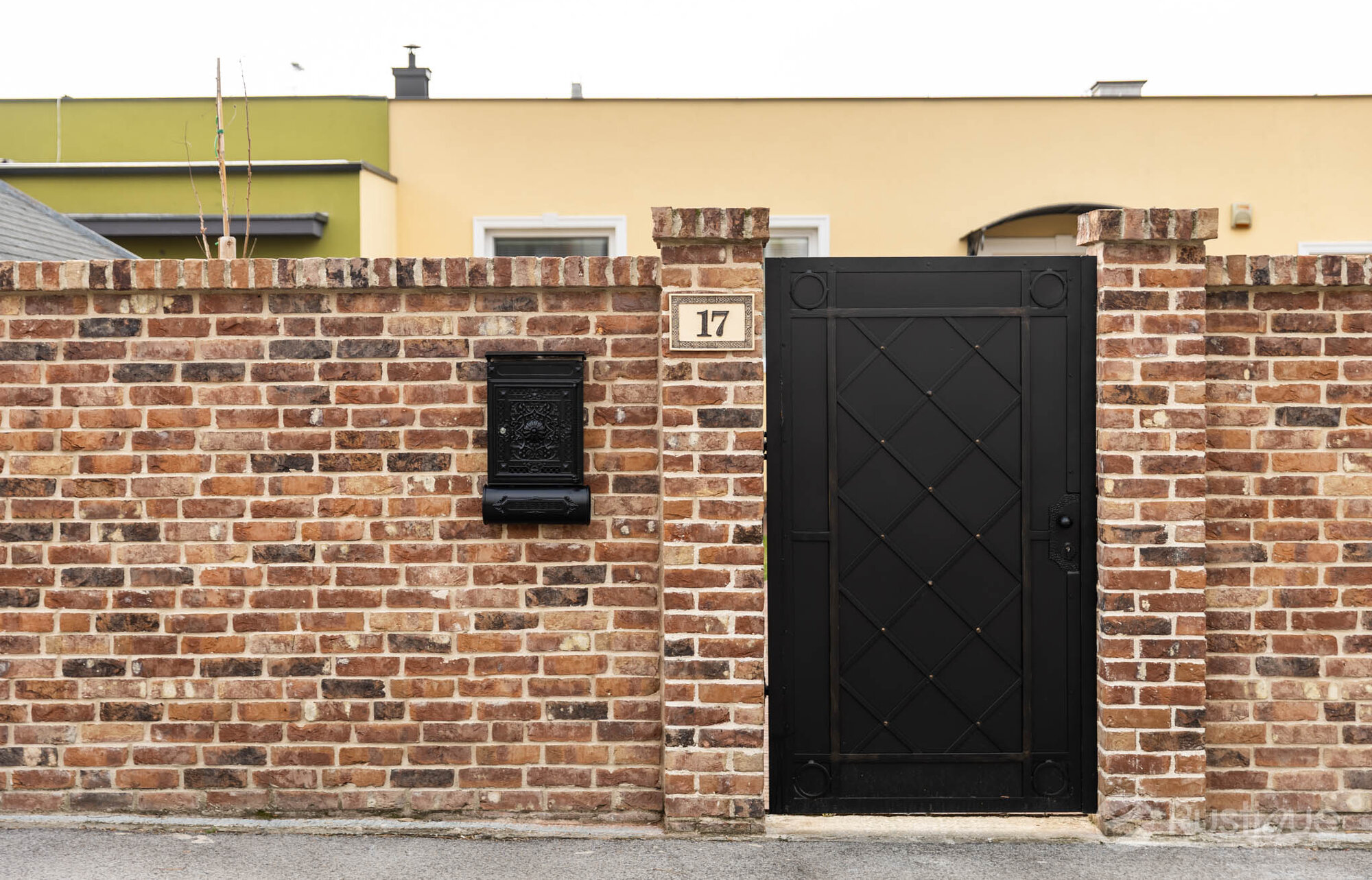 Tehlový obklad Castello na plote rodinného domu