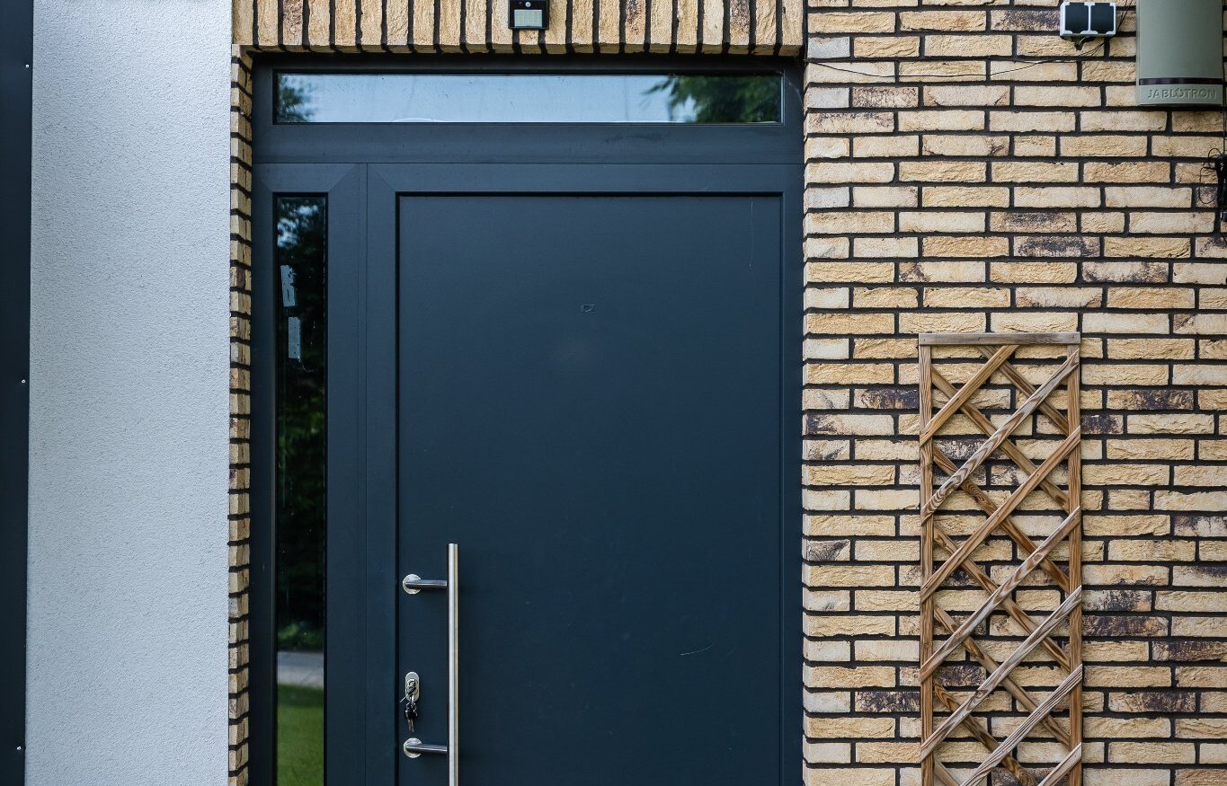 tehlový obklad geel bruin na rodinnom dome