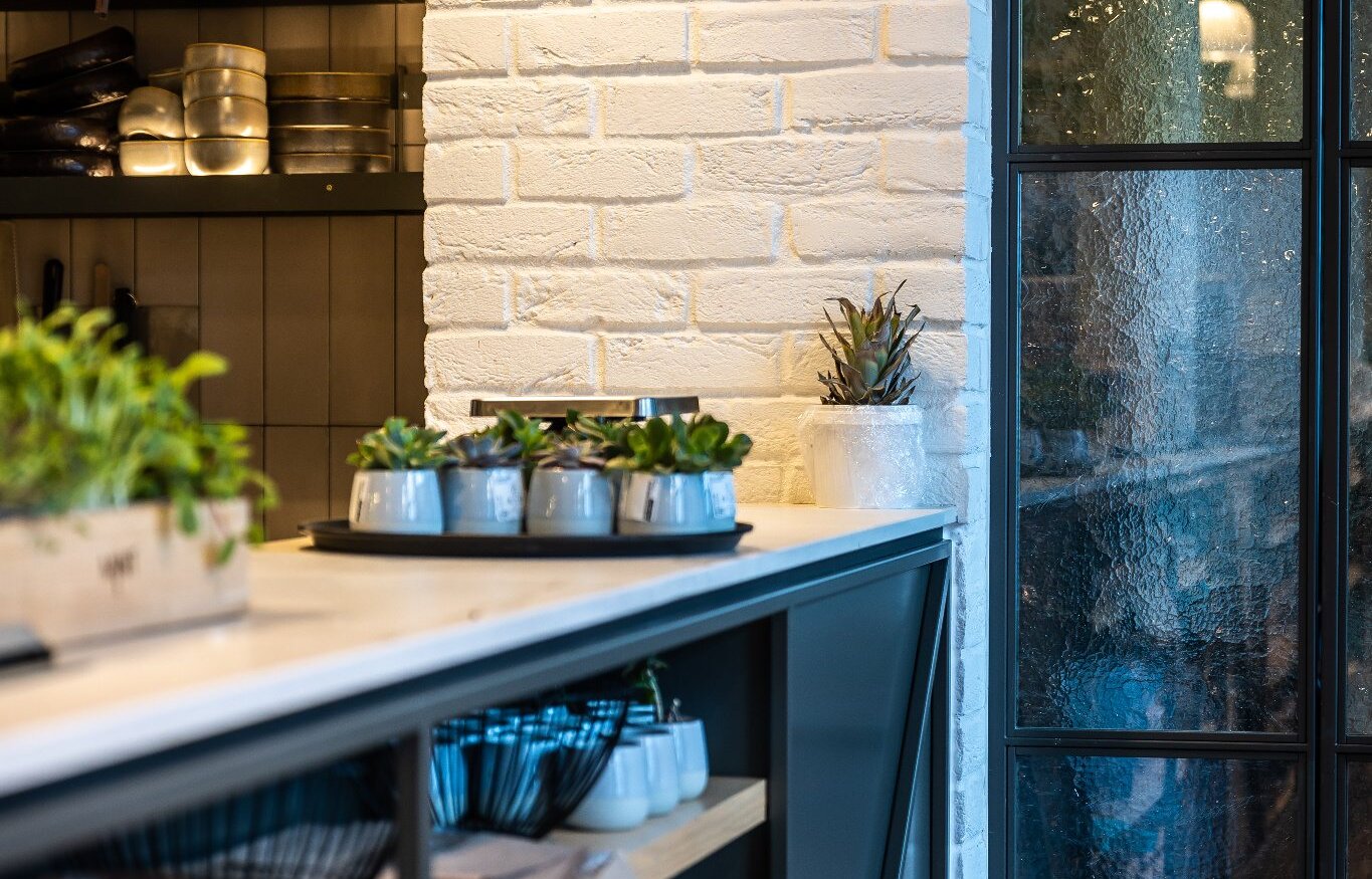 tehlový obklad Kastiel Antiek v reštaurácii