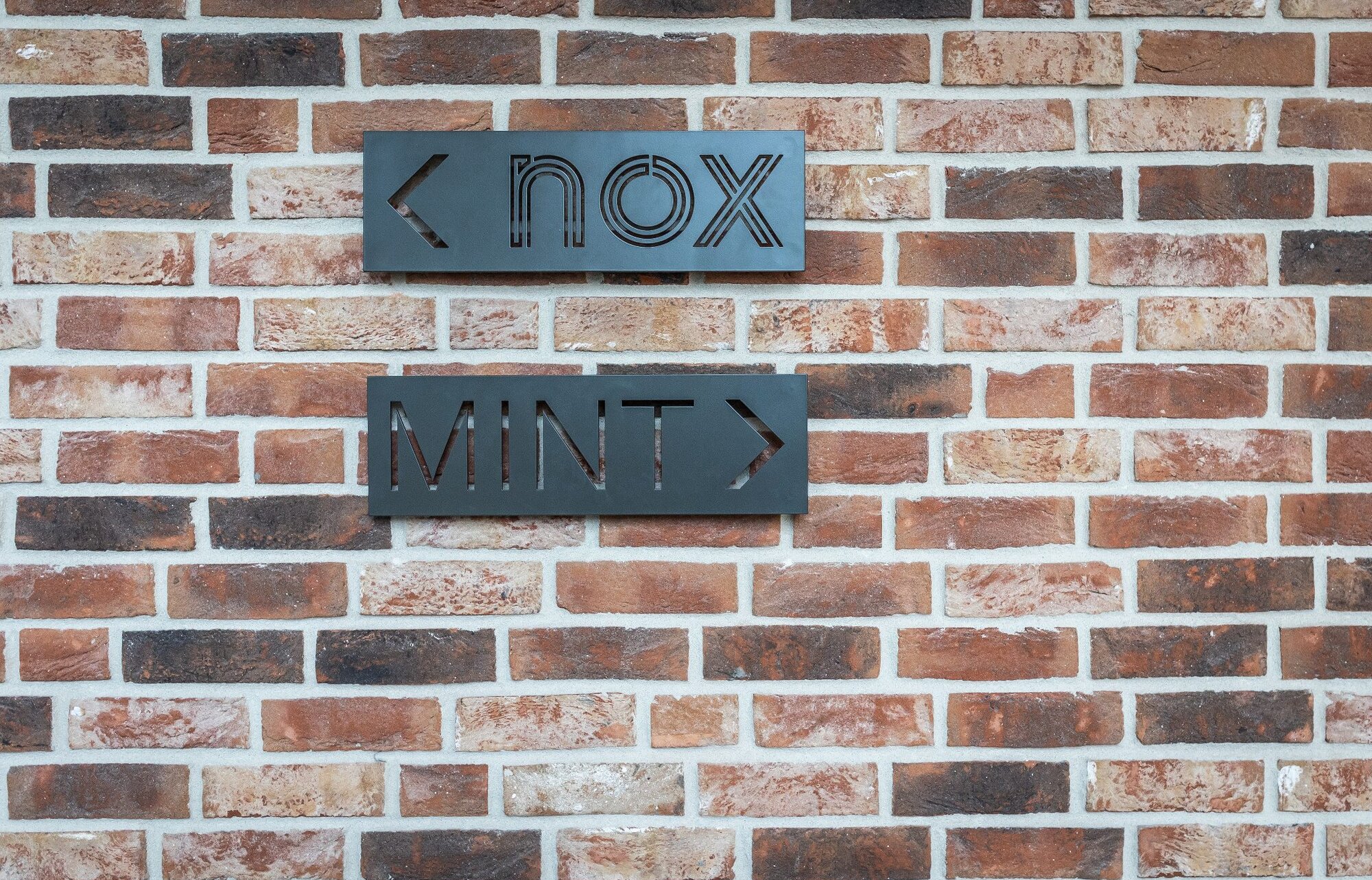 tehlový obklad Kastiel Antiek v reštaurácii