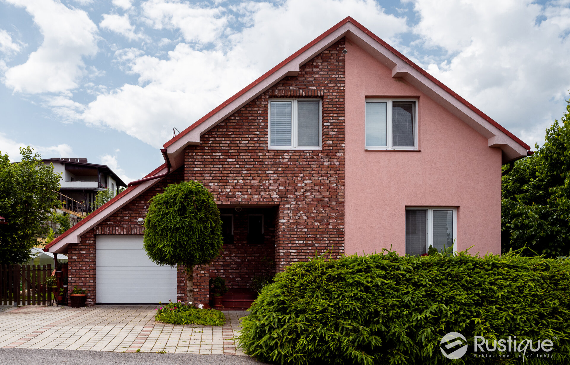 Tehlový obklad Limburgs Rood na fasáde rodinného domu