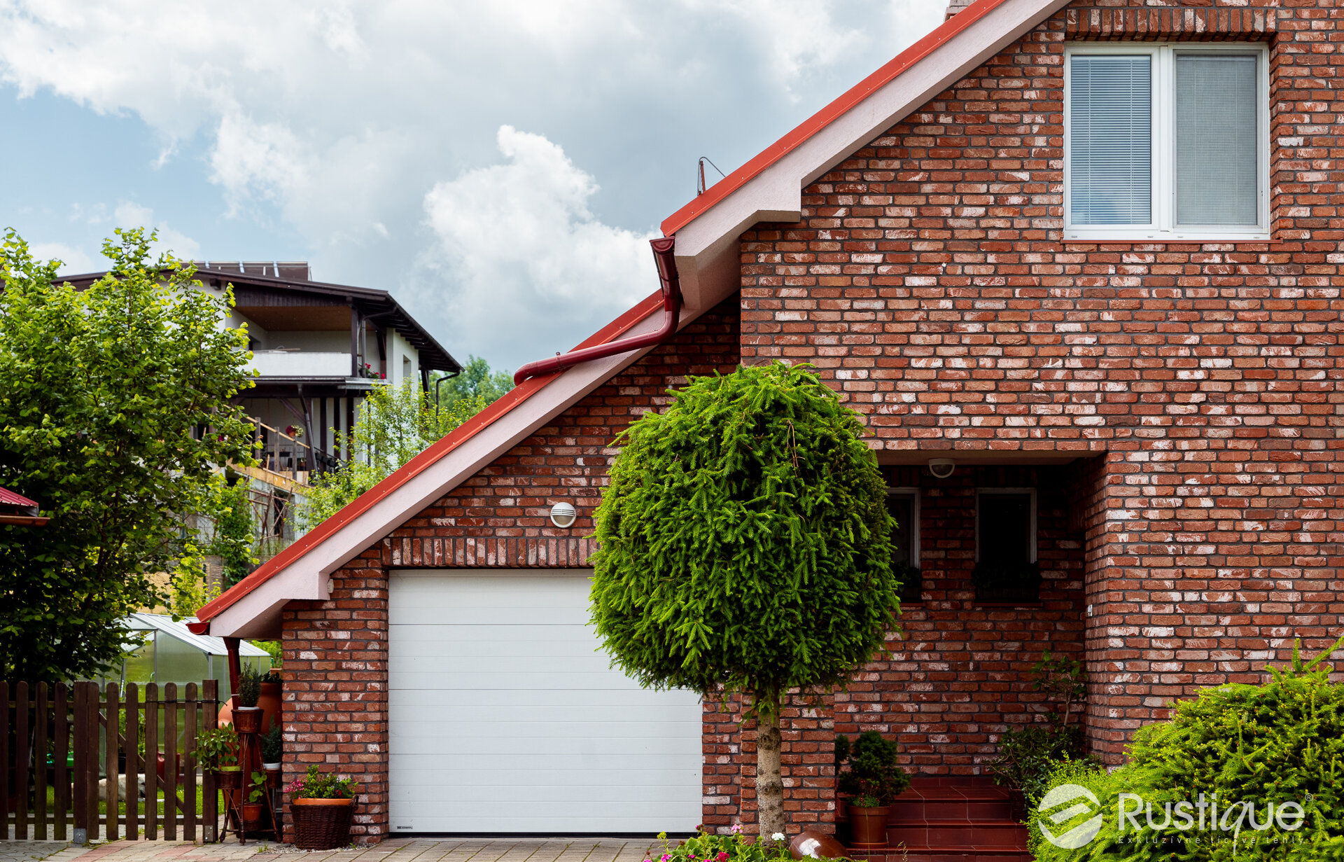 Tehlový obklad Limburgs Rood na fasáde rodinného domu