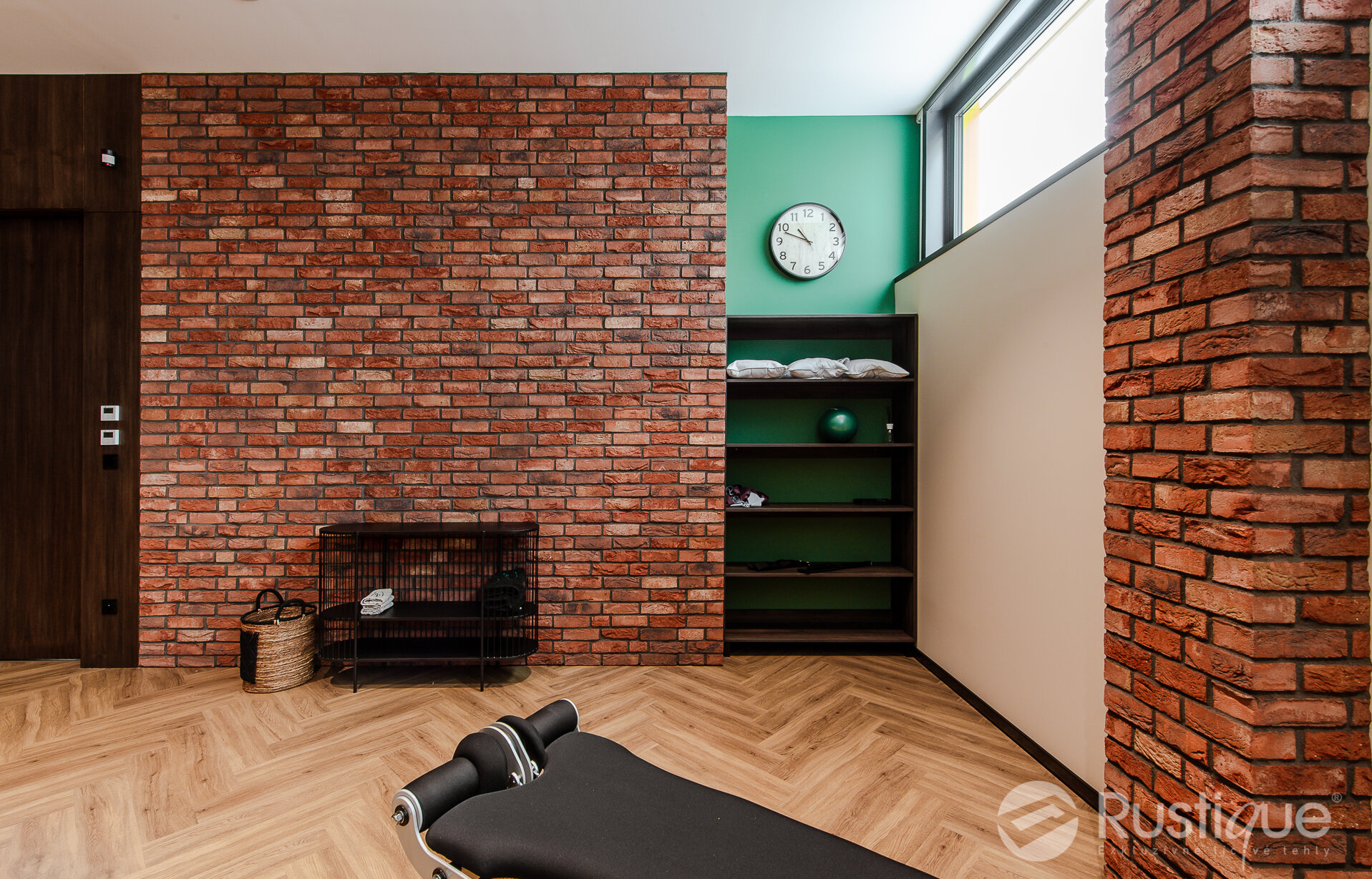 Tehlový obklad Oud Wijn v interiéri fitnesscentra