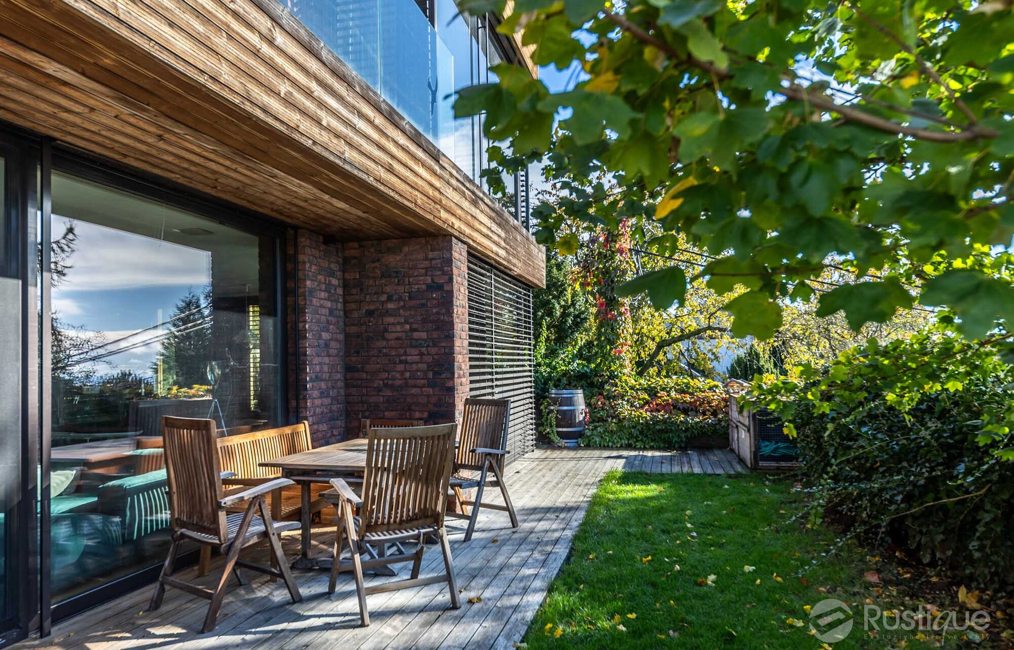 Tehlový obklad Purple gesinteld na fasáde rodinného domu