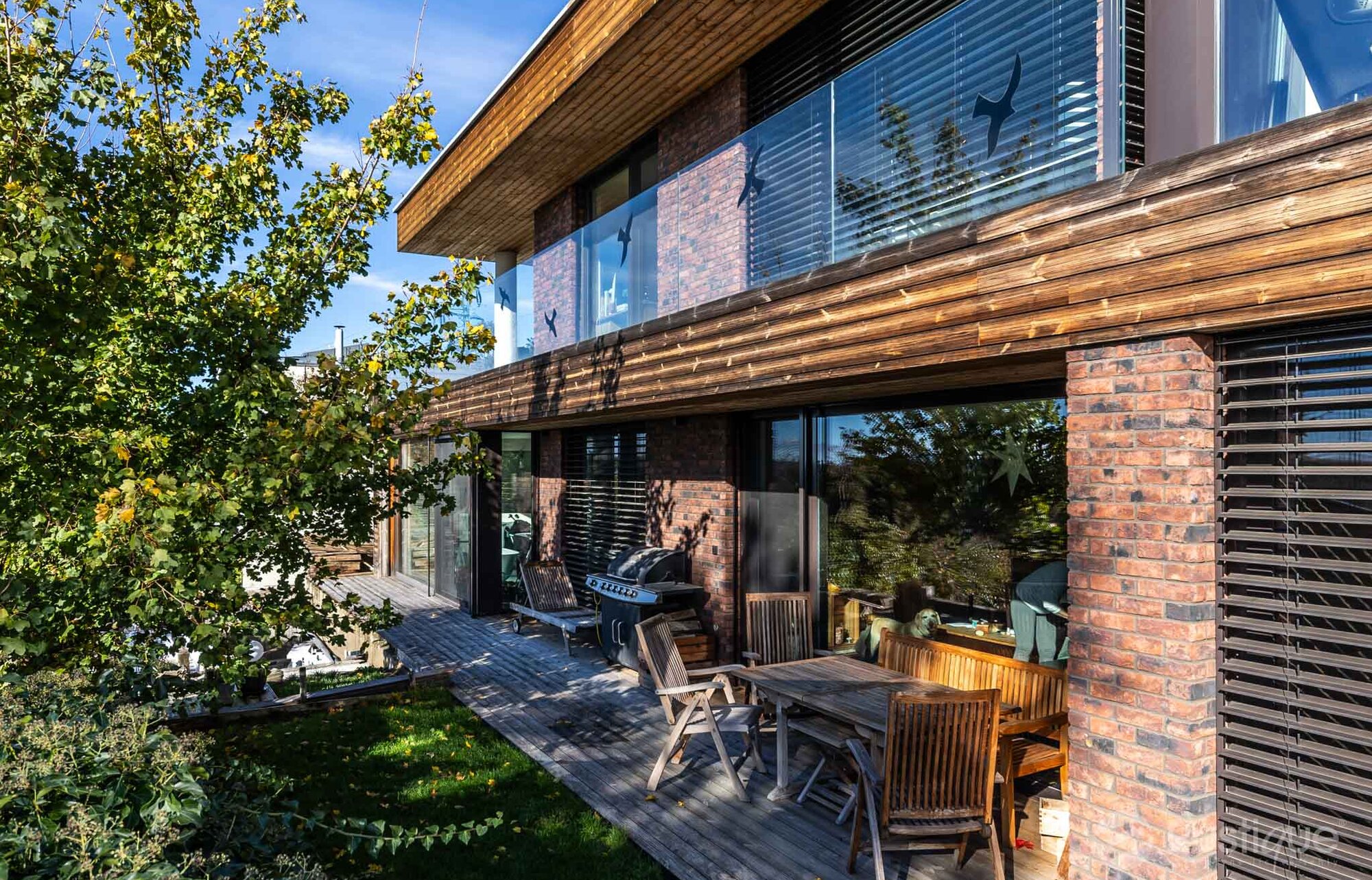 Tehlový obklad Purple gesinteld na fasáde rodinného domu