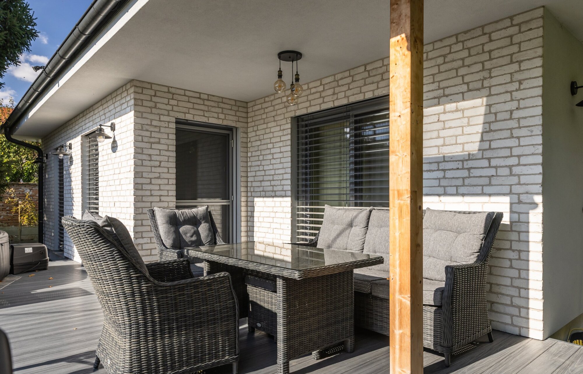 Tehlový obklad Rainbow Wit 1 na fasáde rodinného domu od Rustique.sk