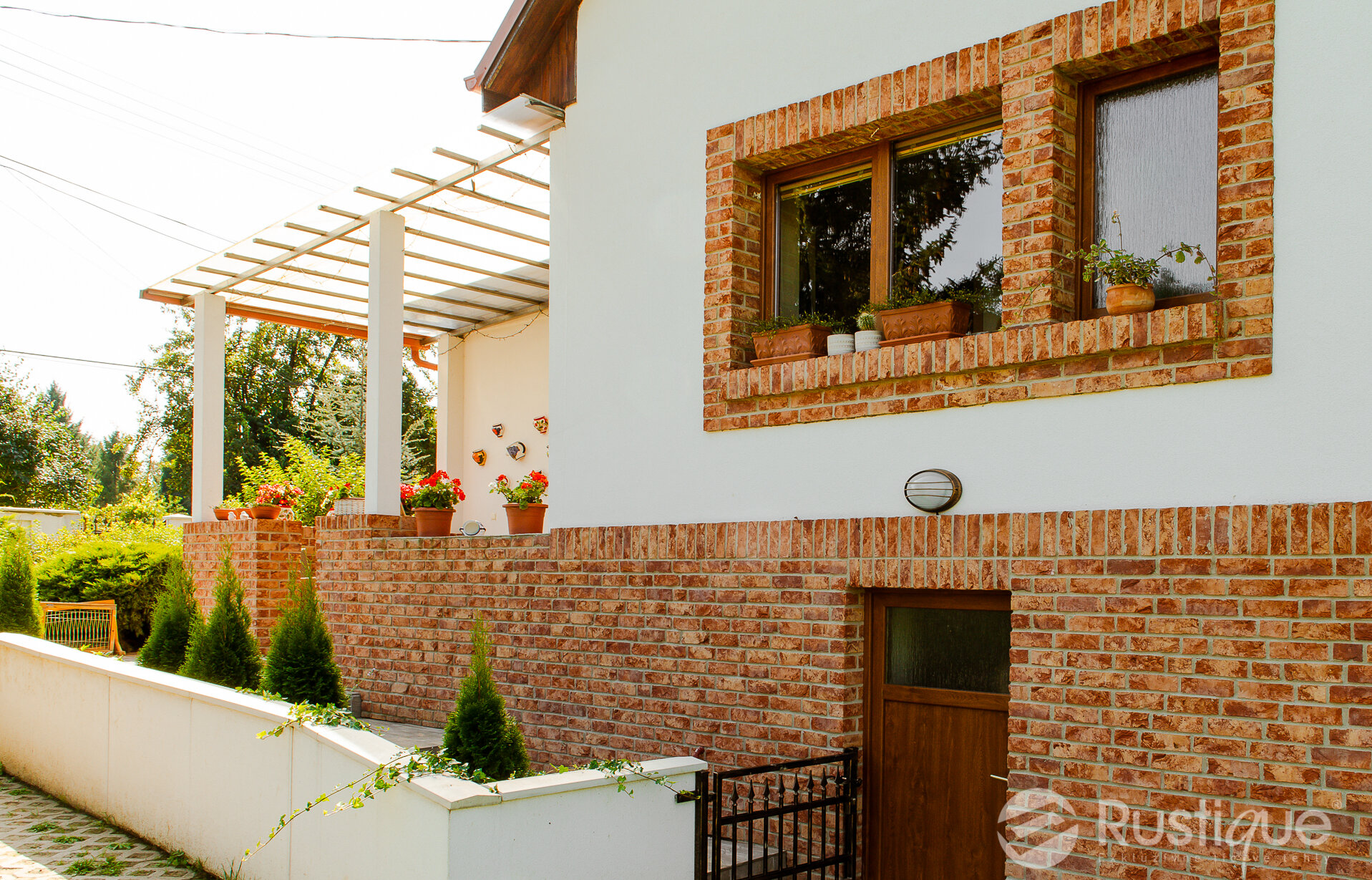 Terra cotta tehlový obklad na fasáde rodinného domu