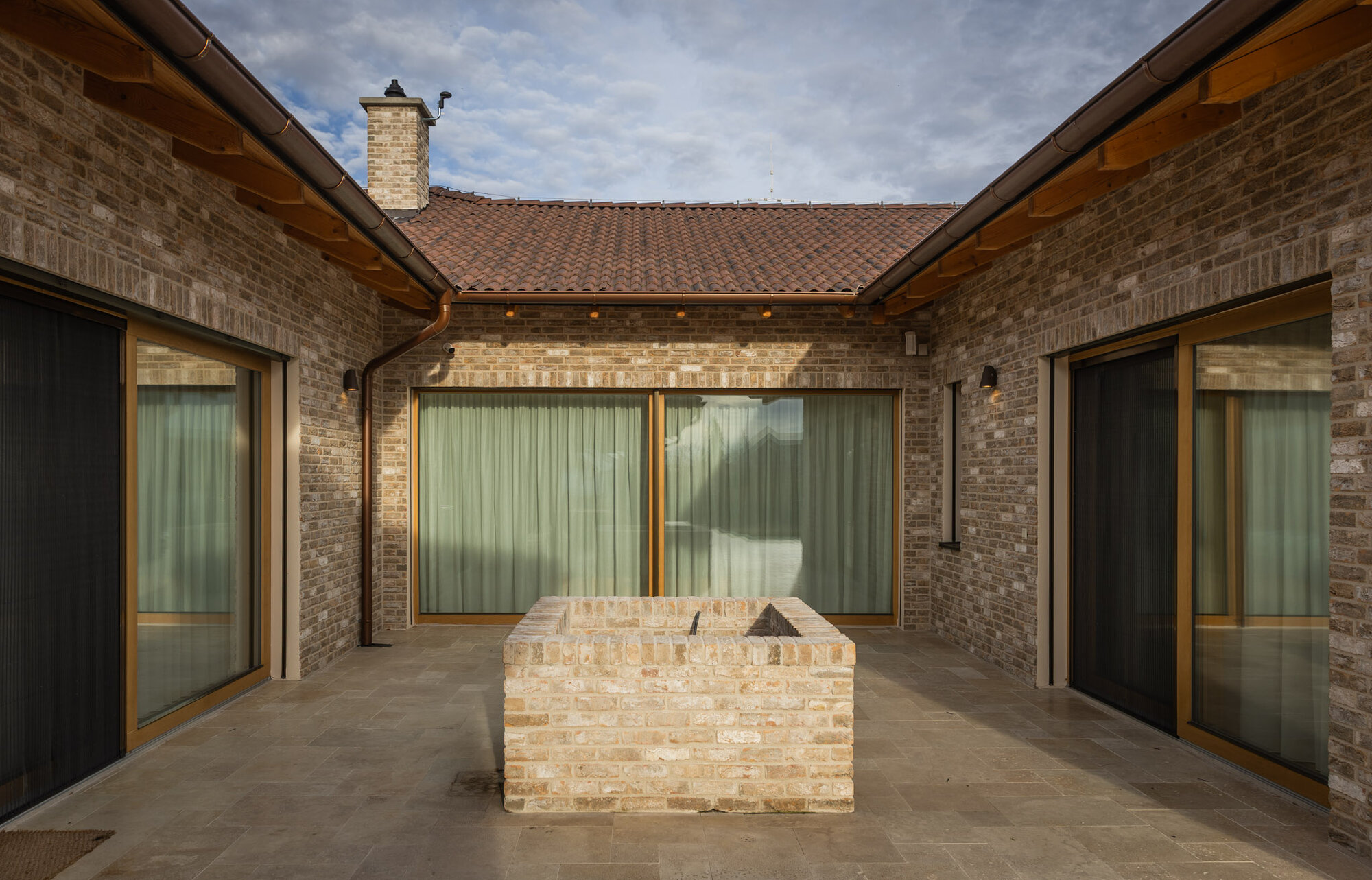 Tehlový obklad Toscane antiek na fasáde rodinného domu od Rustique.sk