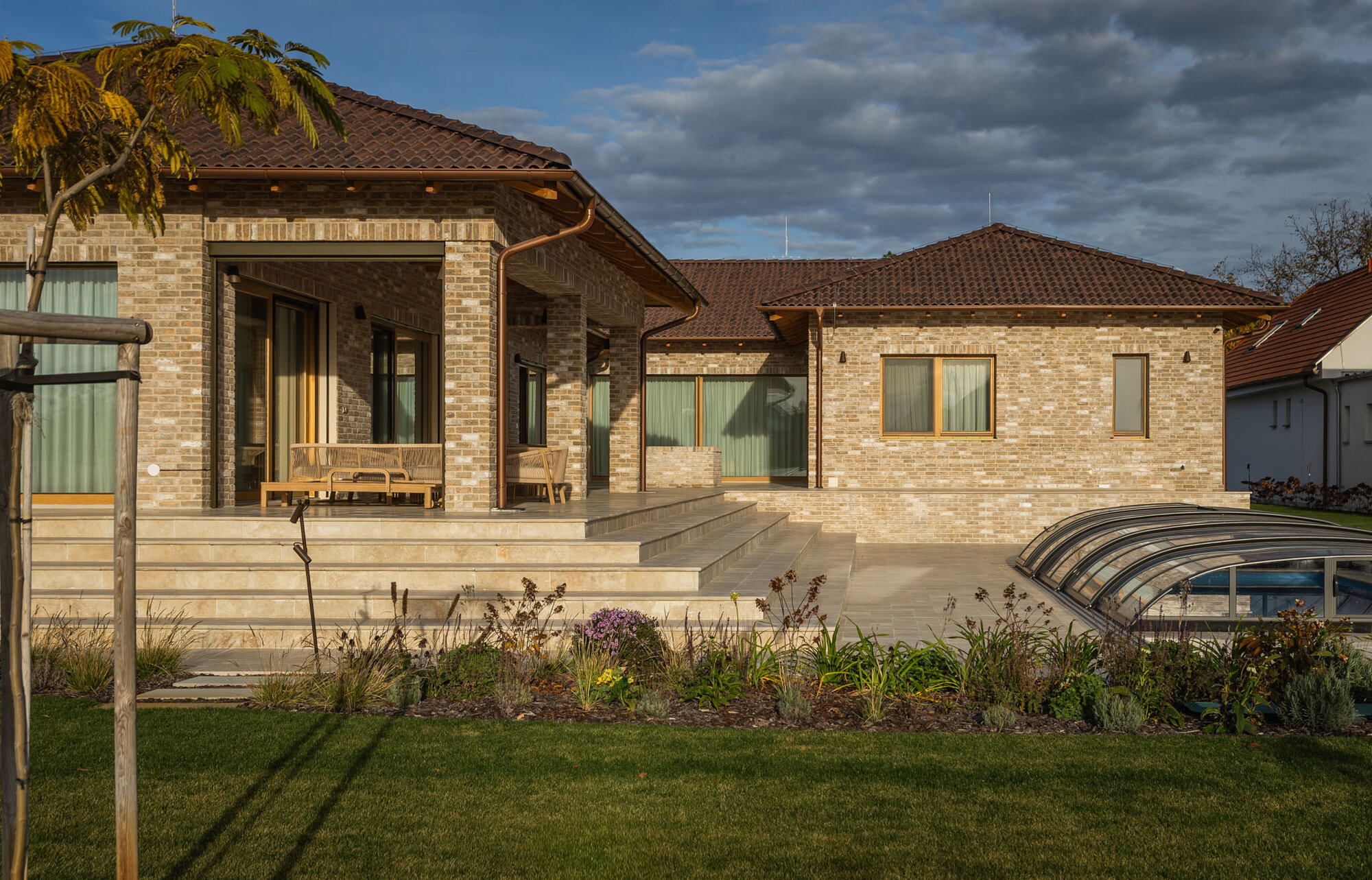 Tehlový obklad Toscane antiek na fasáde rodinného domu od Rustique.sk