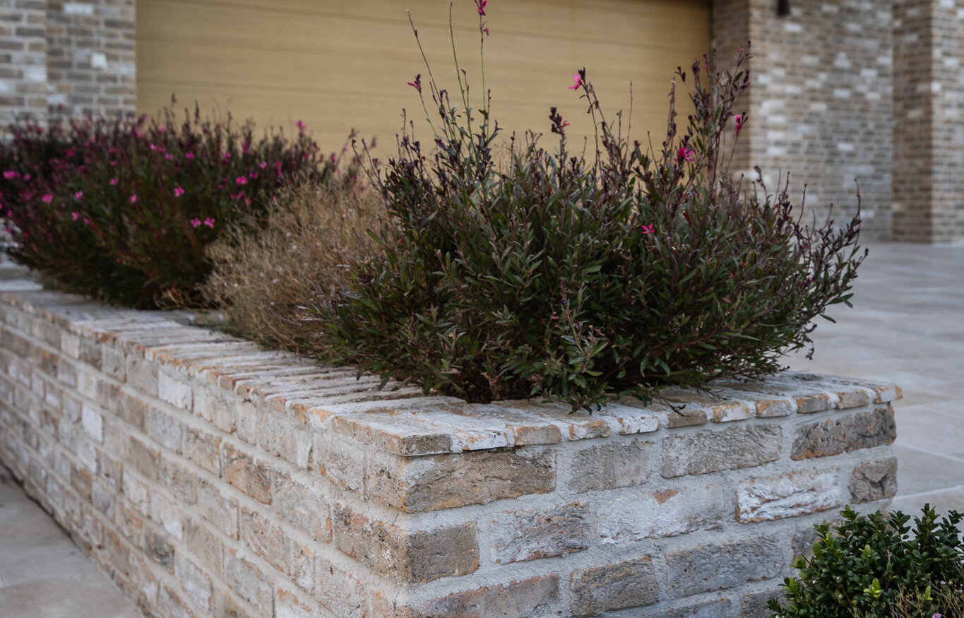 Tehlový obklad Toscane antiek na fasáde a plote rodinného domu od Rustique.sk