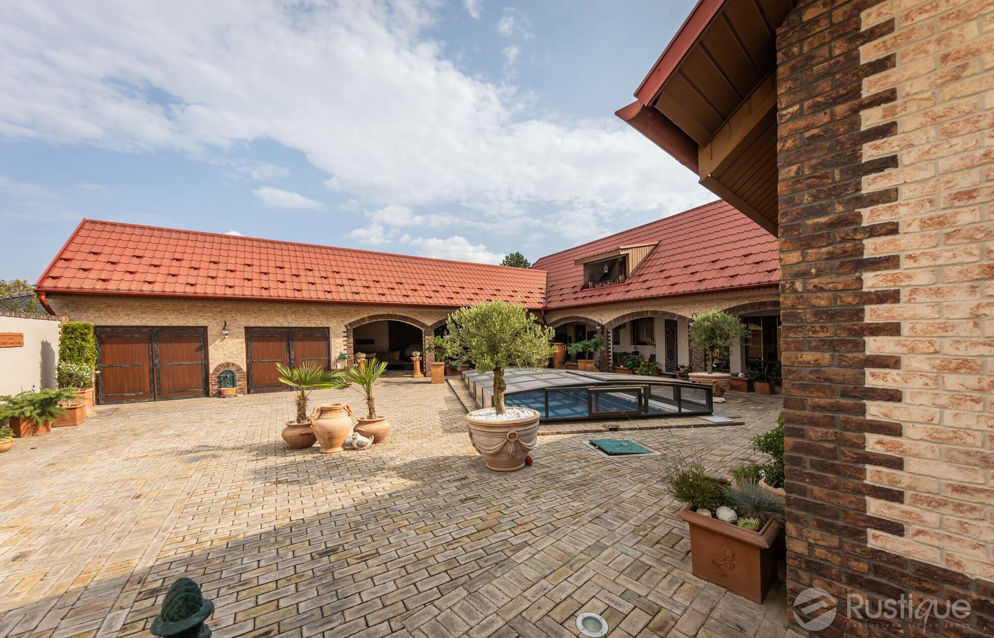 Tehlový obklad Violet na fasáde rodinného domu