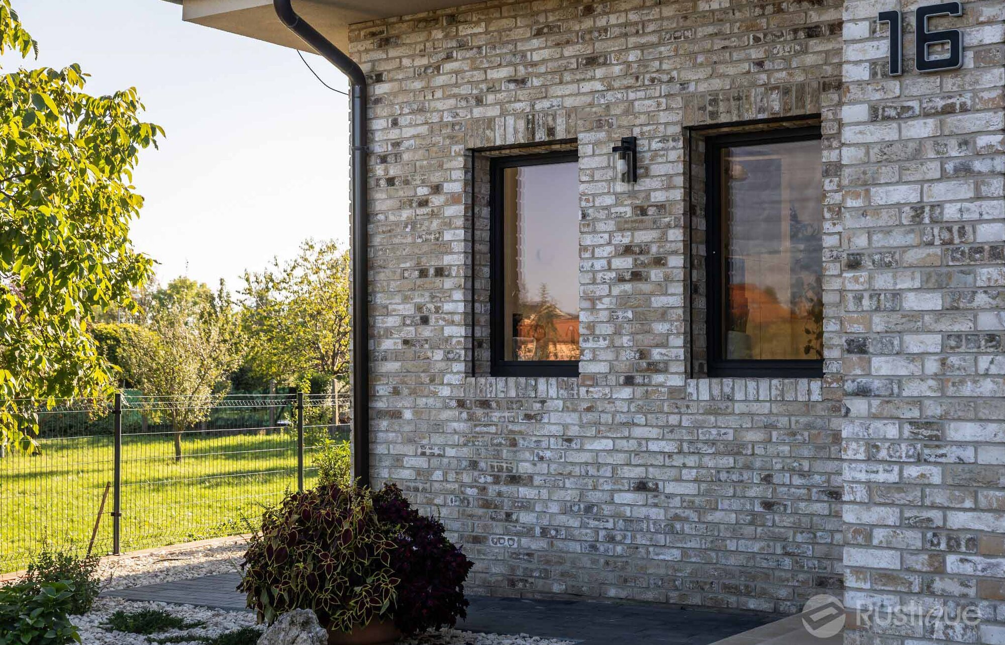 Tehlový obklad Vuurwit na fasáde rodinného domu