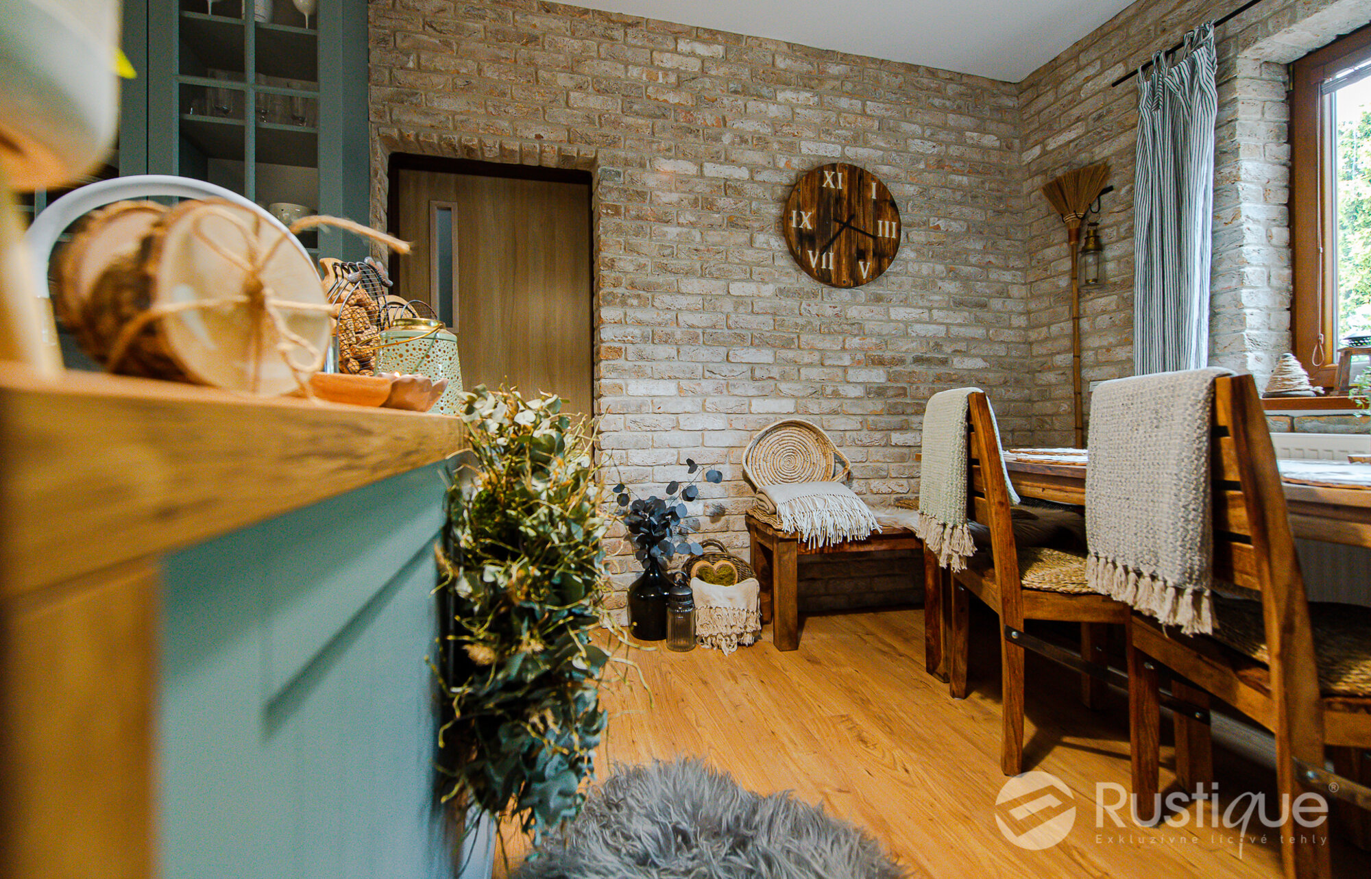 tehlový obklad toscane antiek v jedálni