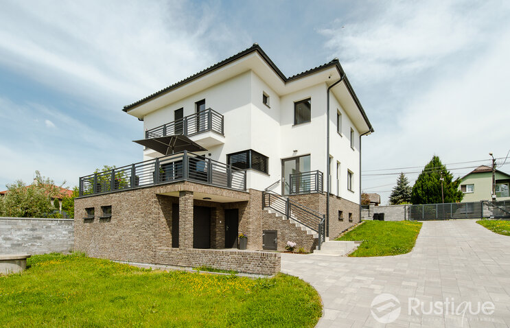 Tehlový obklad Nevado Orange na fasáde rodinného domu