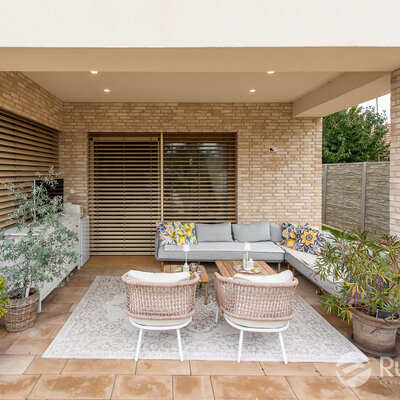 Tehlový obklad Antica Beige na fasáde a plote rodinného domu od Rustique.sk