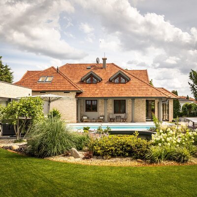 Tehlový obklad Antica Beige na fasáde rodinného domu