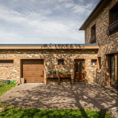 Tehlový obklad Antiekbruin na fasáde rodinného domu