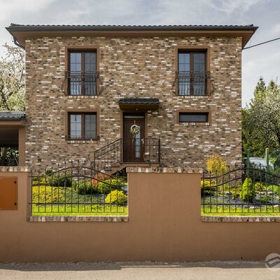 Tehlový obklad Antiekbruin na fasáde rodinného domu