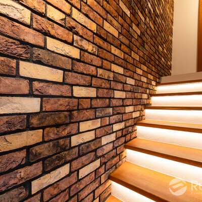  Kombinácia tehlového obkladu Autumn a Eisa v interiéri od Rustique.sk