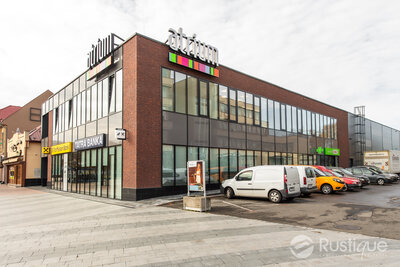 Tehlový obklad Bordeaux na fasáde polyfunkčnej budovy od Rustique.sk