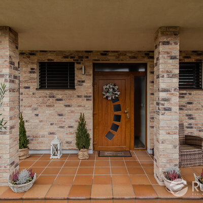 Tehlový obklad Bruin Oranje na fasáde domu od Rustique.sk 