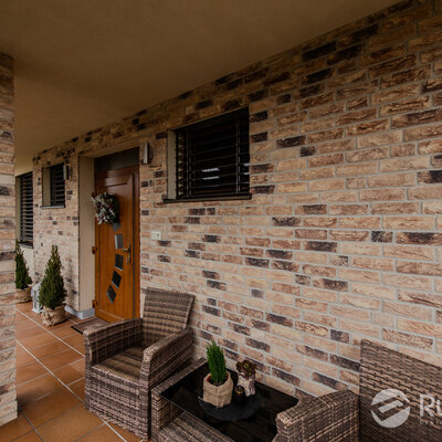 Tehlový obklad Bruin Oranje na fasáde domu od Rustique.sk 