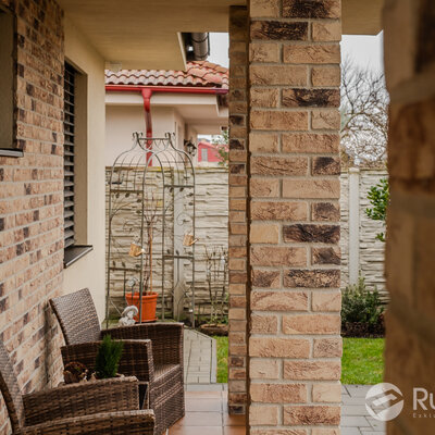 Tehlový obklad Bruin Oranje na fasáde domu od Rustique.sk 