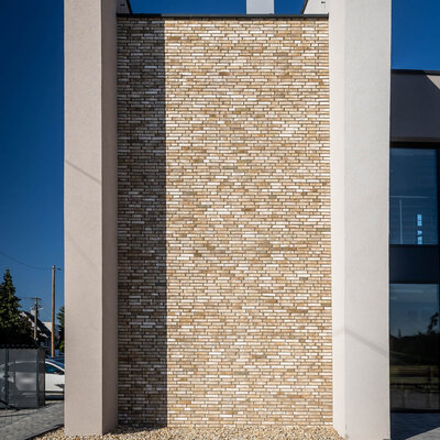 Tehlový obklad Cameleon na fasáde kostola