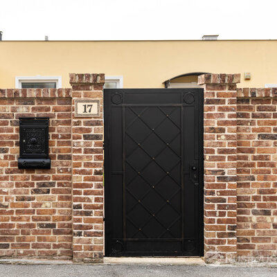 Tehlový obklad Castello na plote rodinného domu