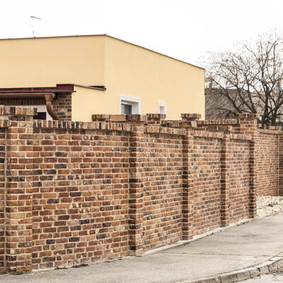 Tehlový obklad Castello na plote rodinného domu