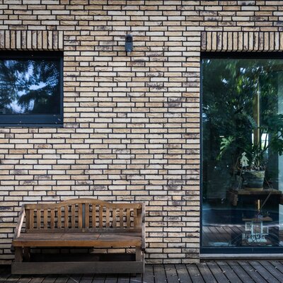 tehlový obklad geel bruin na rodinnom dome