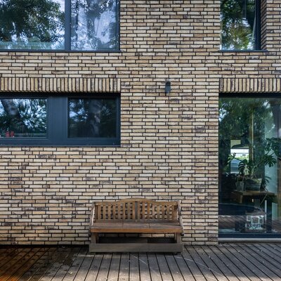 tehlový obklad geel bruin na rodinnom dome