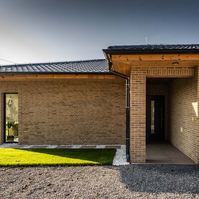 Tehlový obklad Grisea Smook na fasáde rodinného domu