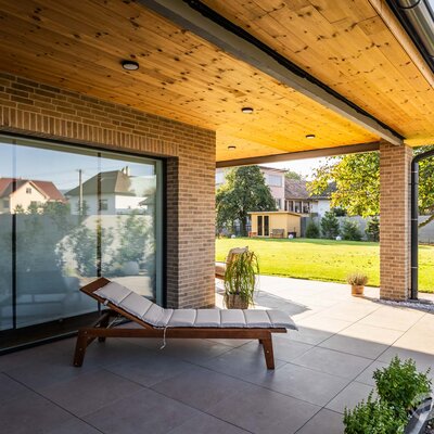 Tehlový obklad Grisea Smook na fasáde rodinného domu