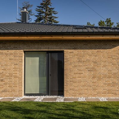 Tehlový obklad Grisea Smook na fasáde rodinného domu