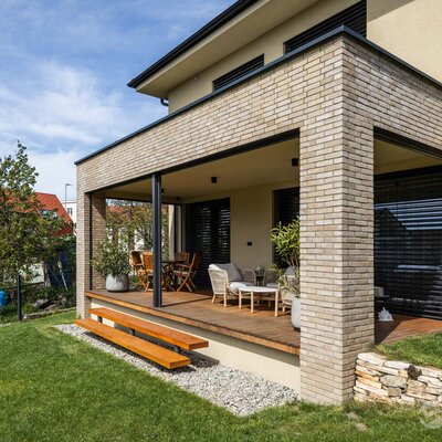 Tehlový obklad Grisea Smook na fasáde rodinného domu