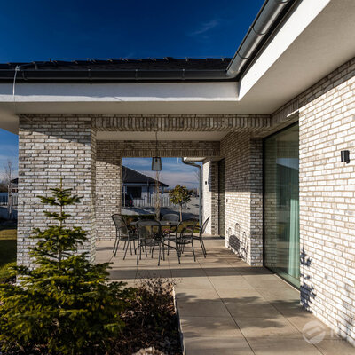 Tehlový obklad Hubertus Snowdust na fasáde rodinného domu