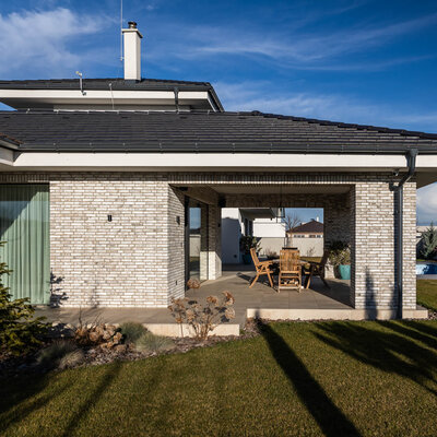 Tehlový obklad Hubertus Snowdust na fasáde rodinného domu